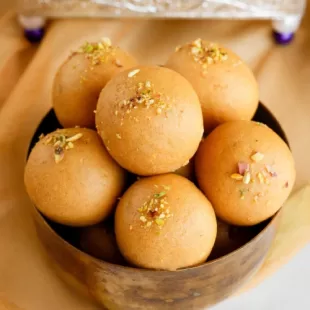 Besan laddu